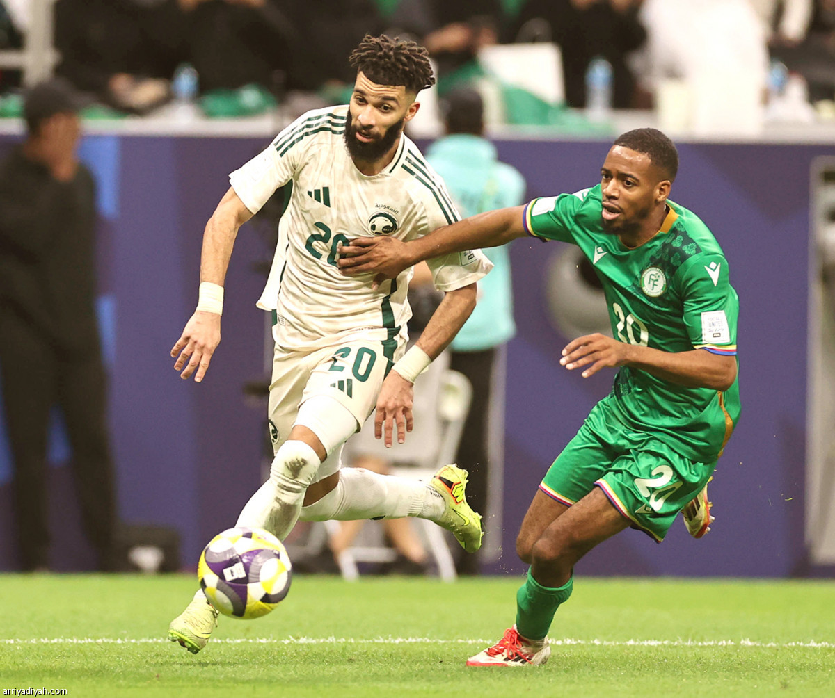 فوز.. صدارة.. وتأهل