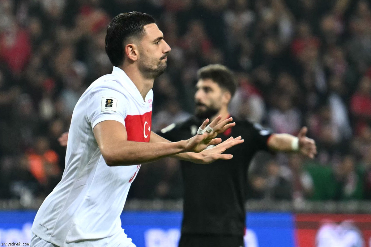 ديميرال يحتفل