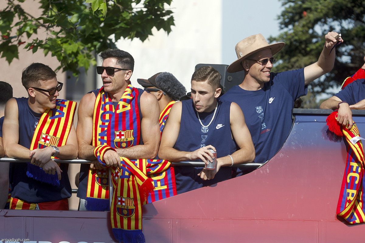 برشلونة يحتفل