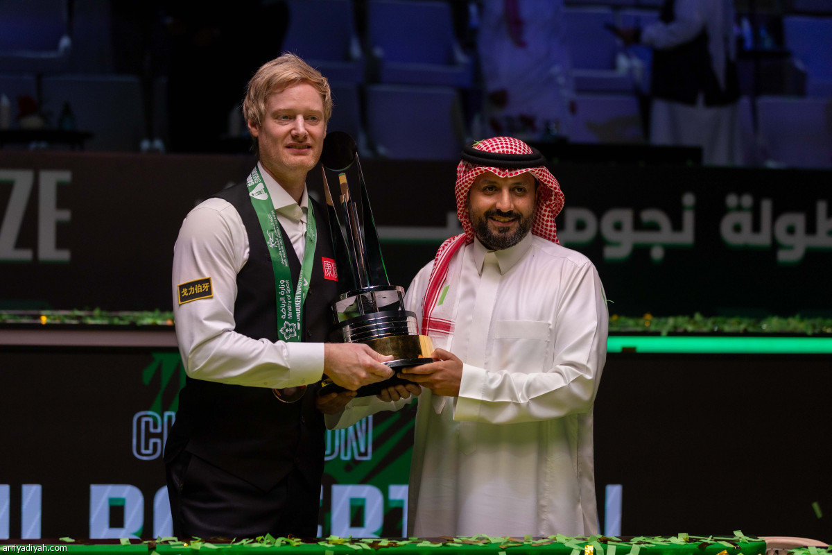 روبرتسون.. بطل ماسترز جدة