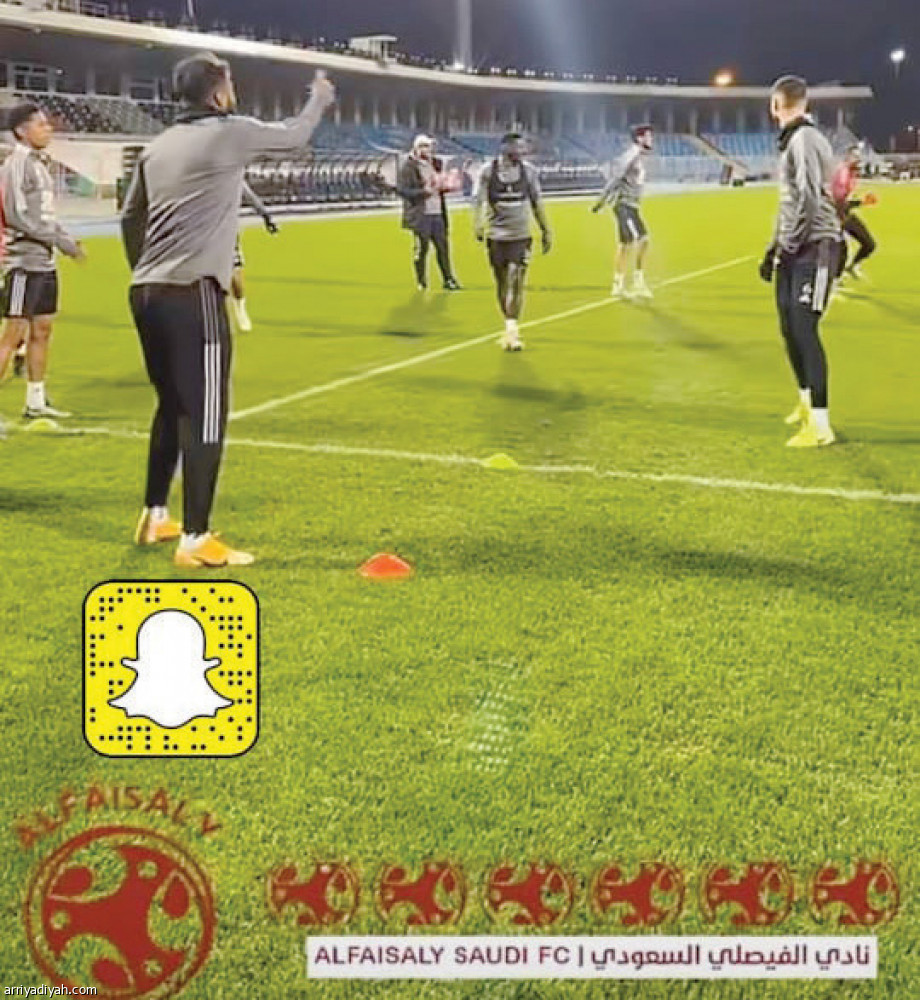 منصات الناديين..
زخم فيصلاوي وهدوء هلالي