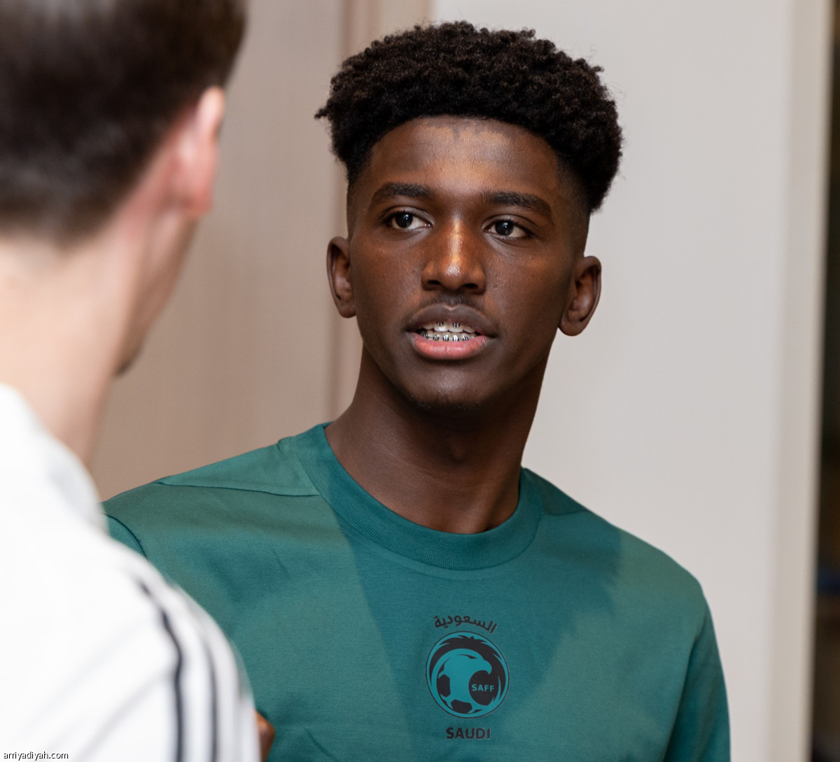 الأخضر يجتمع