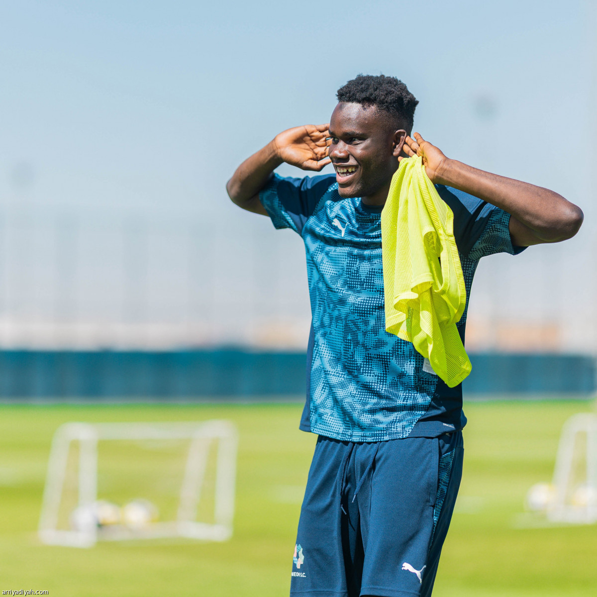 نيوم.. تدريب ومغادرة