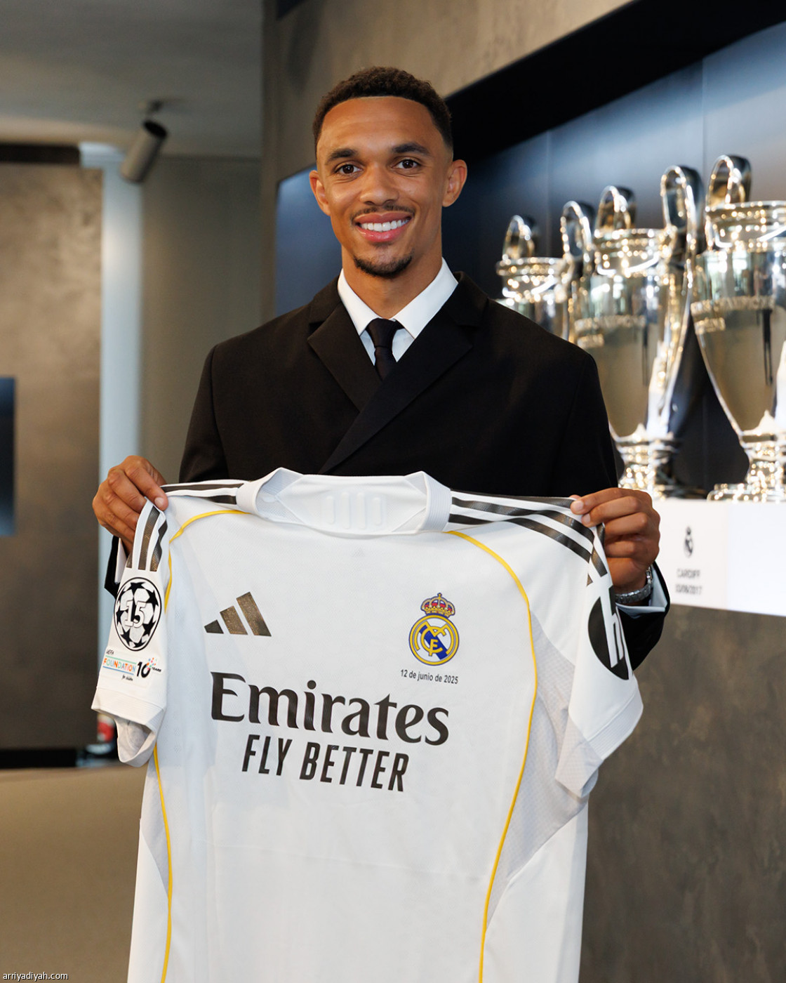 الريال يقدم أرنولد