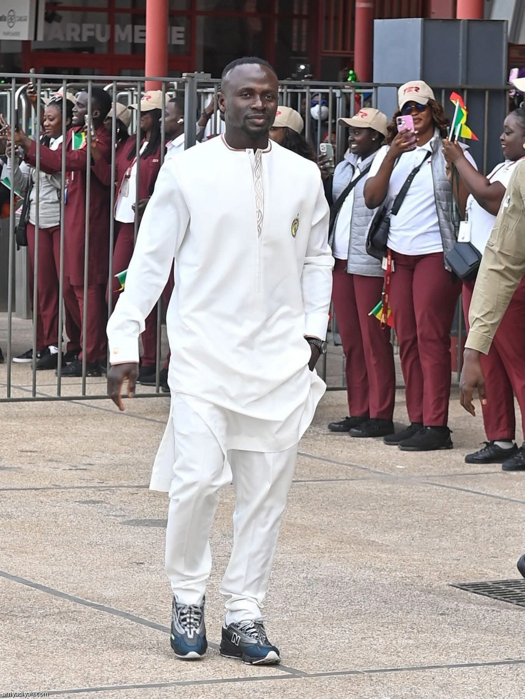 كوليبالي يتسلم الراية