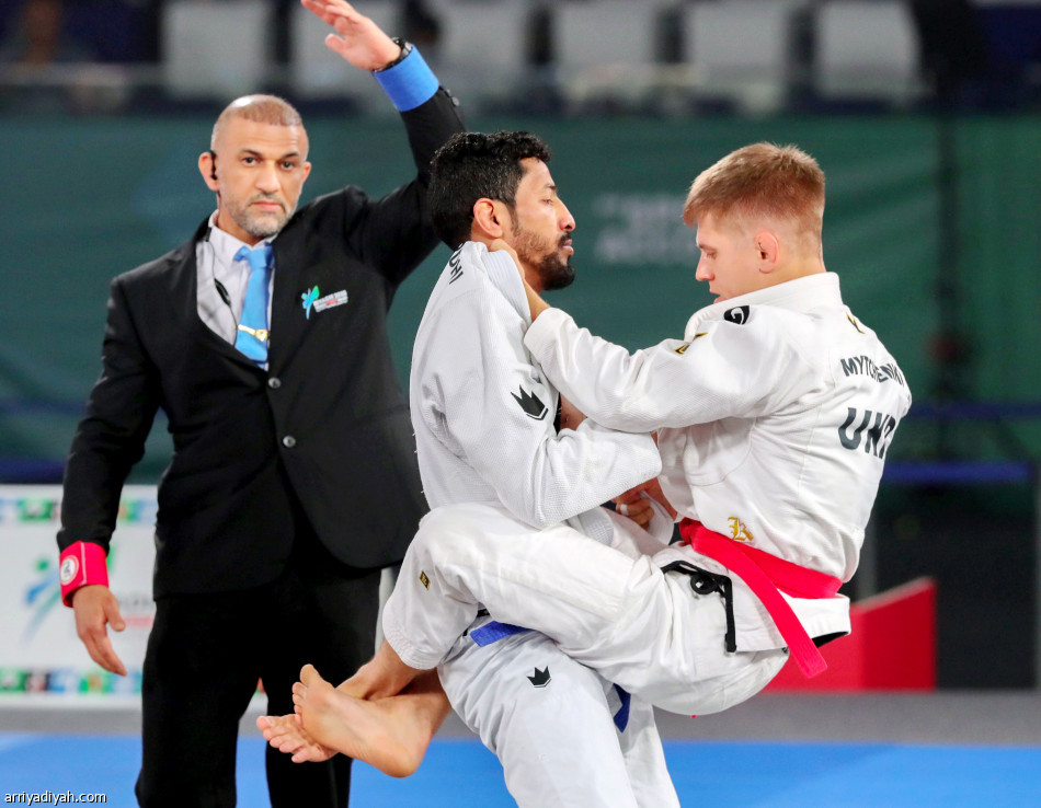 عائلة حازم..
3 في المبارزة