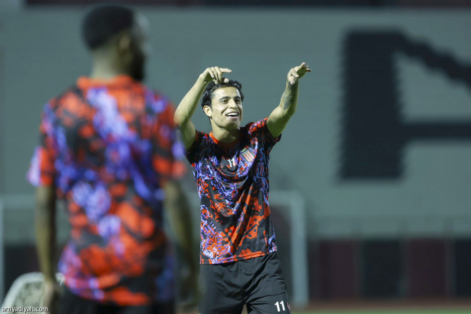 بايش مهاجم الرياض: الاتحاد بطل الدوري