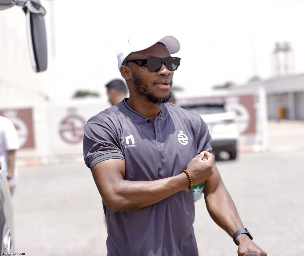 الخلود يغادر