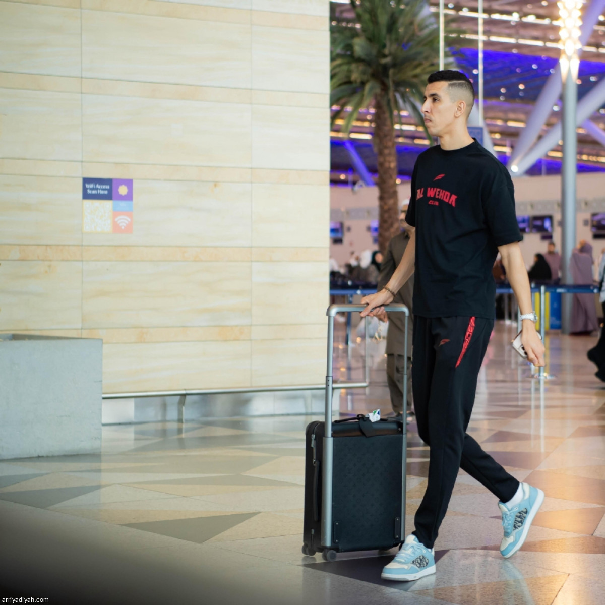 الوحدة يطير إلى أبها