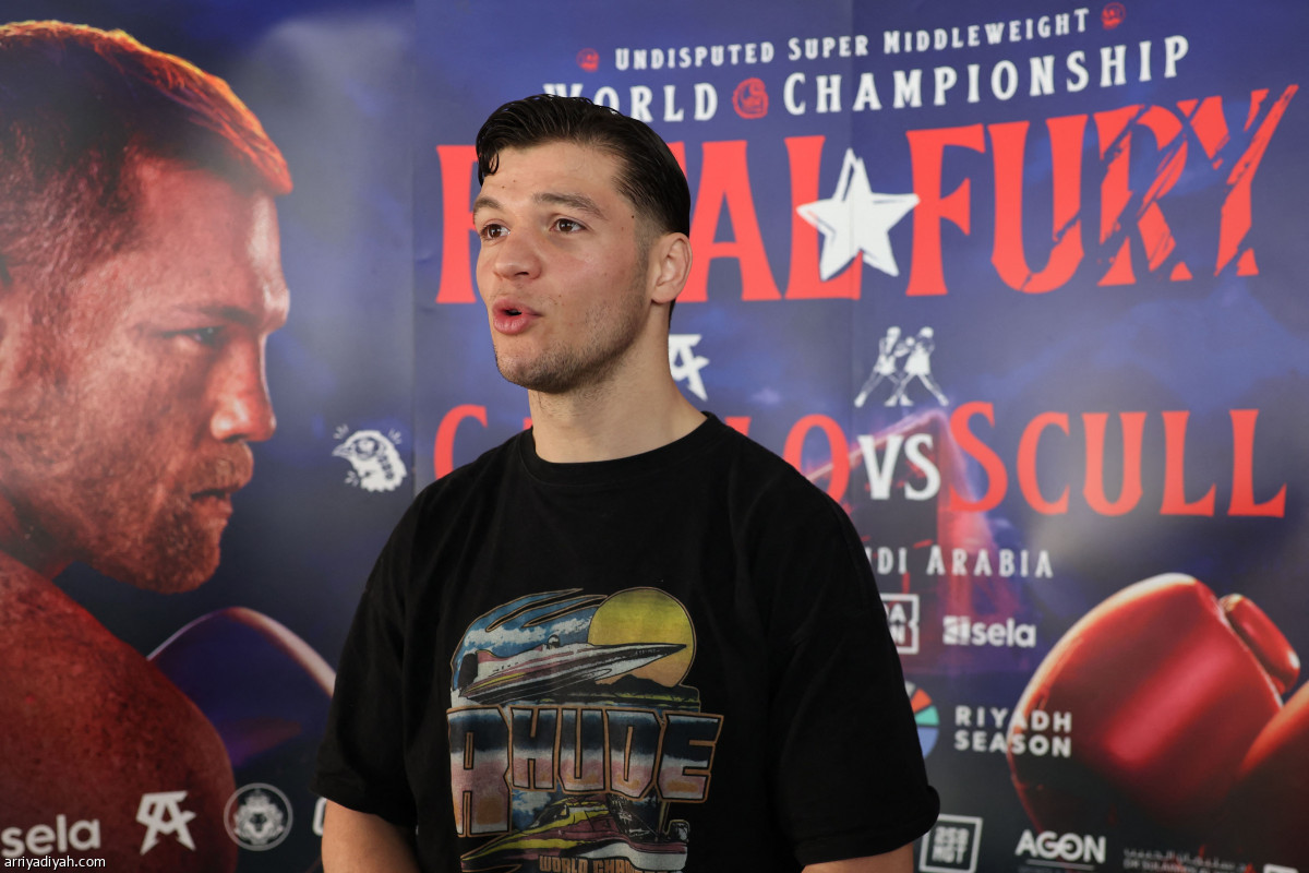 الأبطال يتحدثون