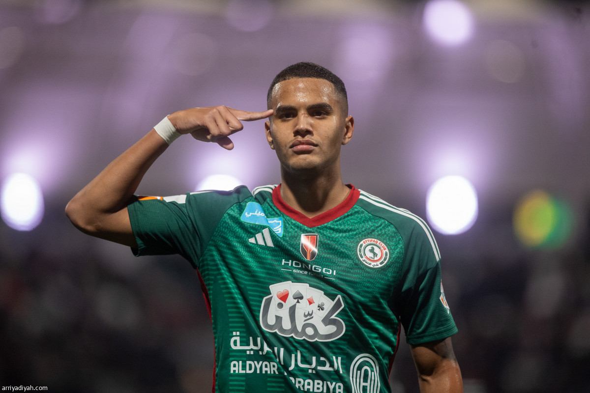 الشهري ينطلق بفوز