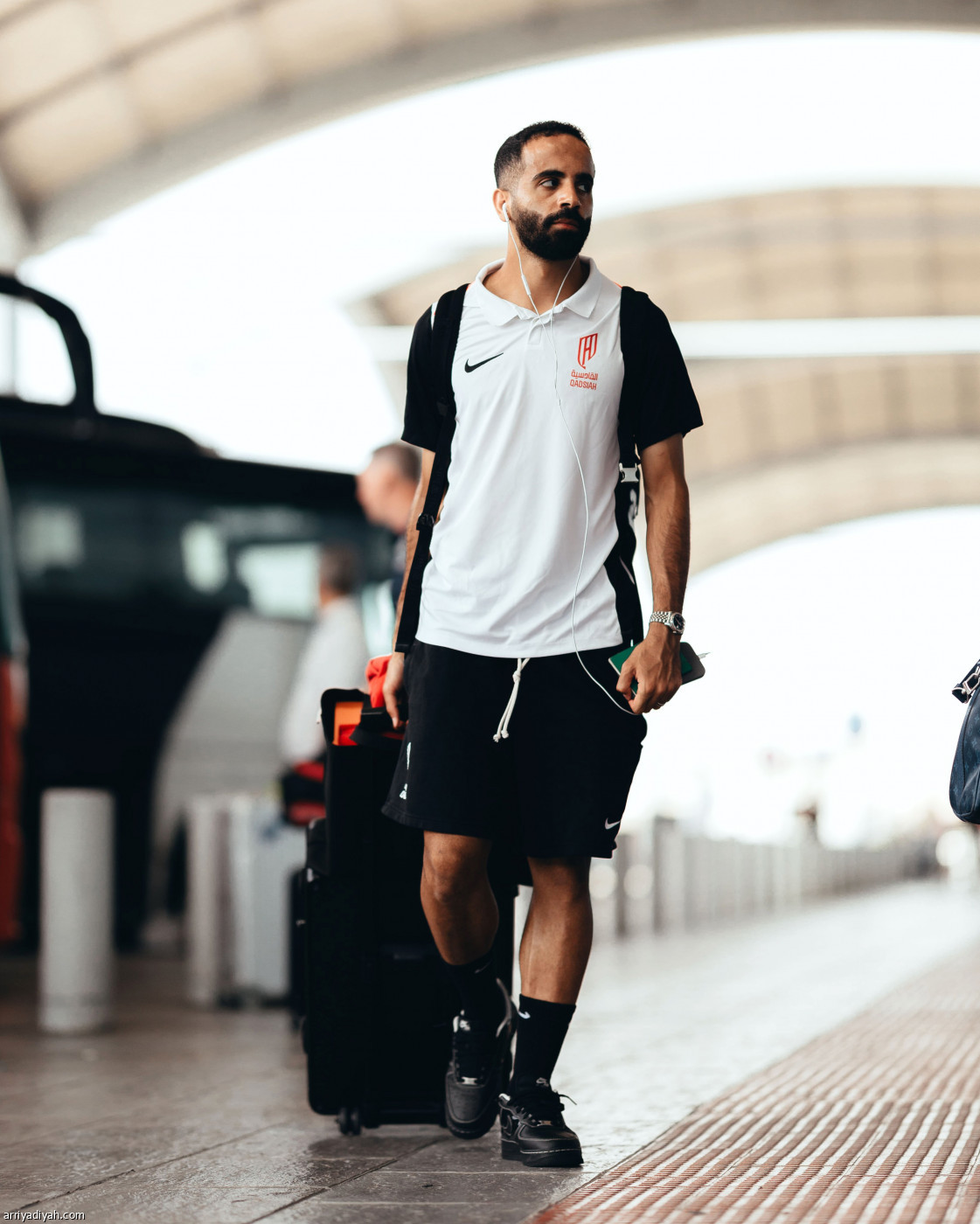 القادسية يغادر