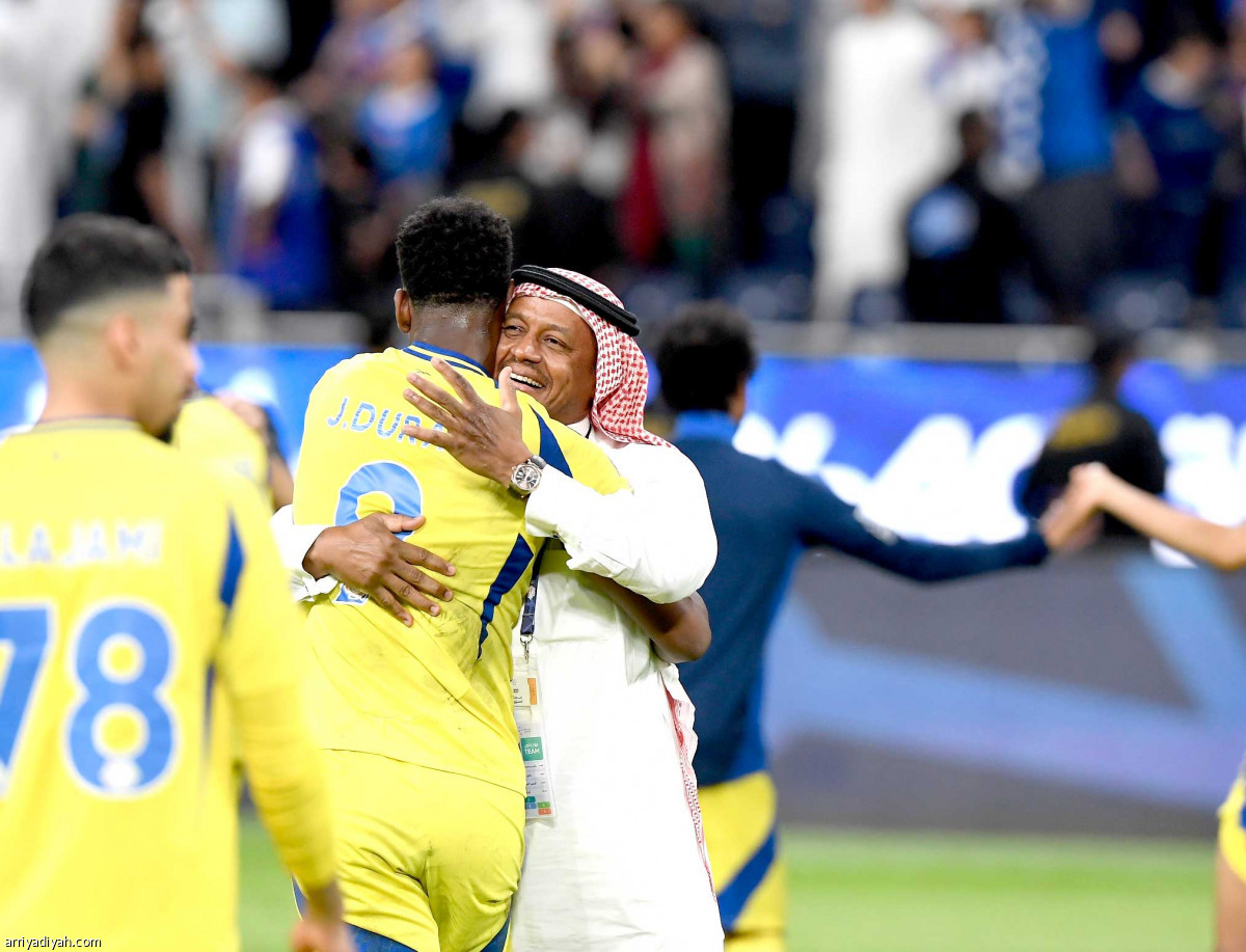 الجمعان يحتفل