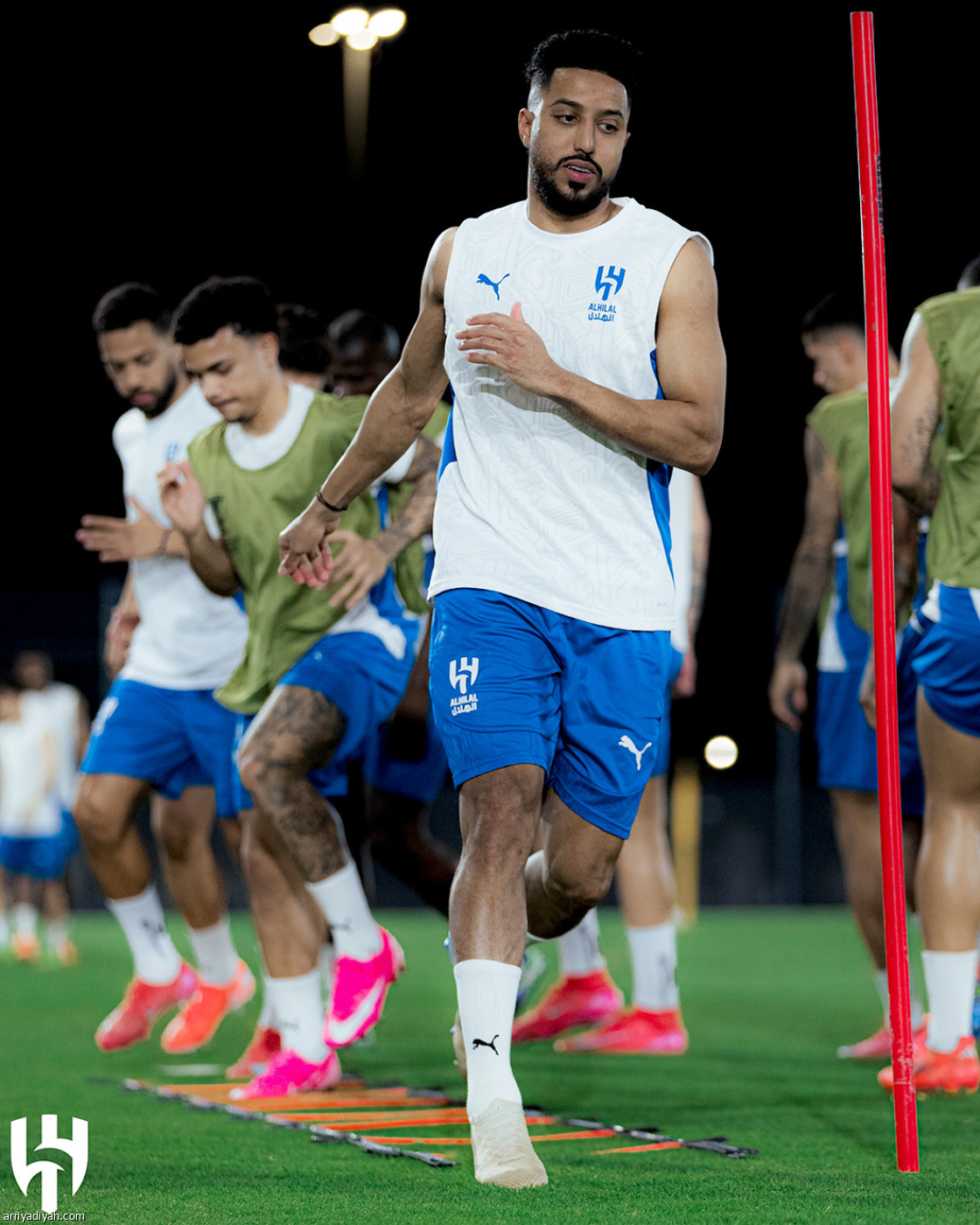 الهلال مكتمل