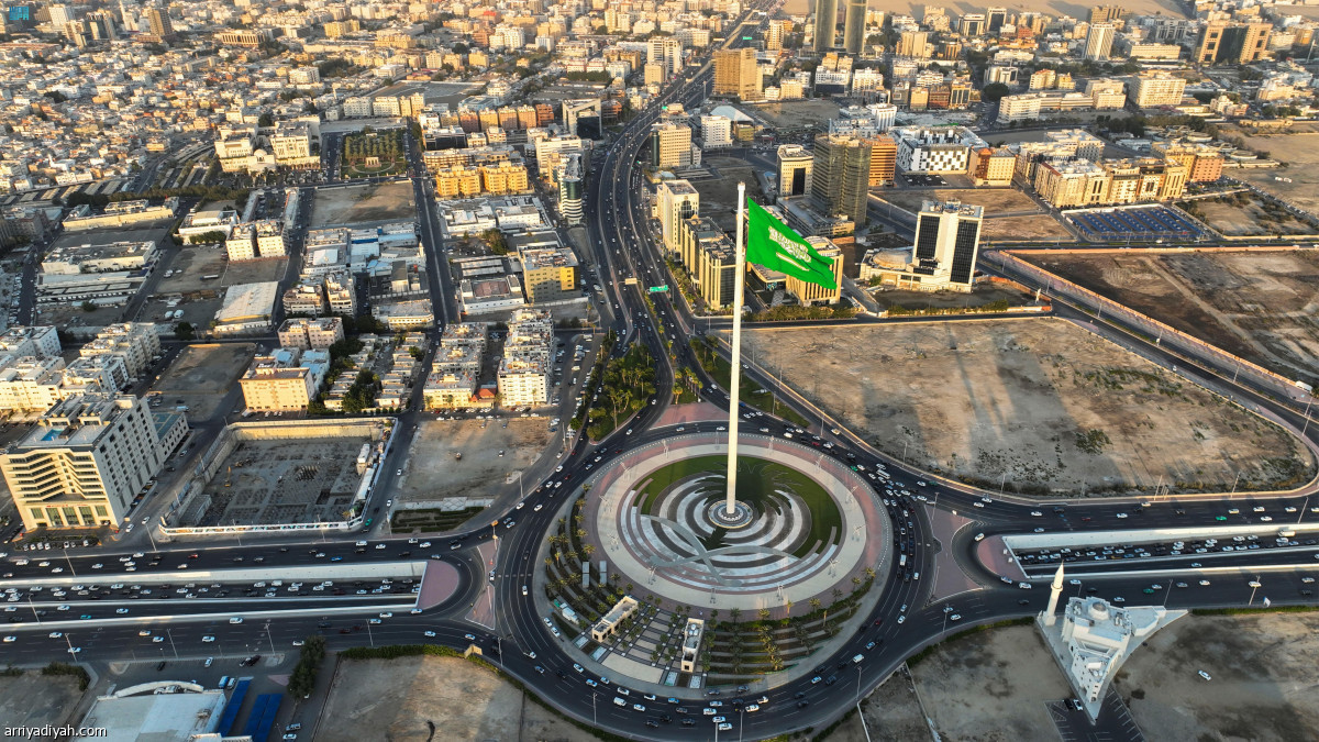 المدن السعودية تحتفي بـ«يوم العلم»